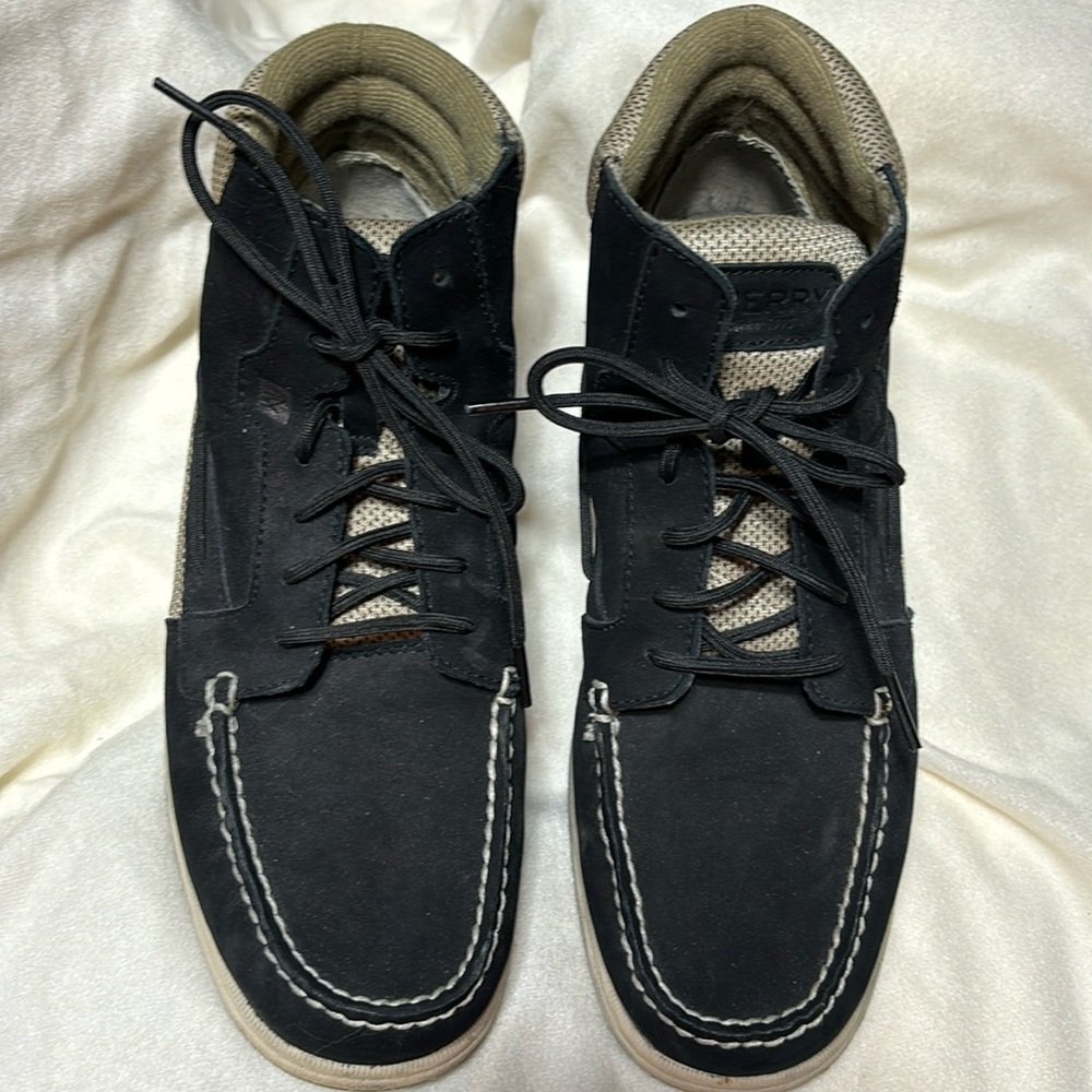 Sperry Top-siders women’s size 9.5 high top type boots.